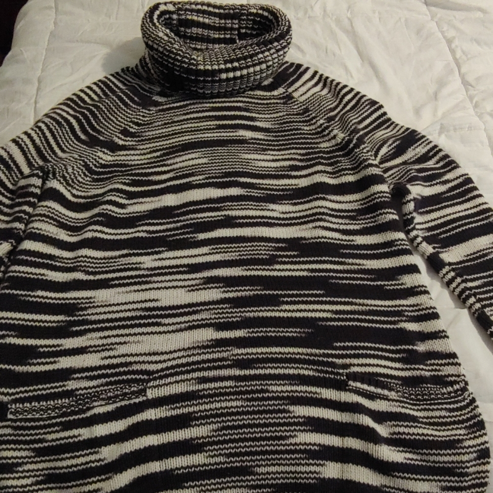 Lucky women's sweater